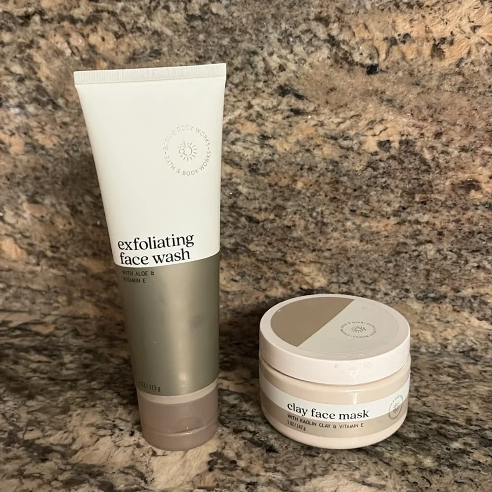 Bath & Body Works Set NWT Clay Mask 5 oz and Exfoliating face wash 4 oz